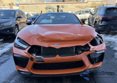 2023 BMW M8 Competition z USA, uszkodzony, nr VIN WBSAE0C07PCL08883